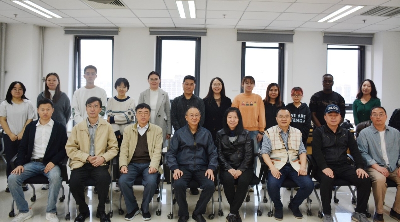 中国语文现代化学会前会长靳光瑾主任到访巨乳a片
语言科学联合实验室